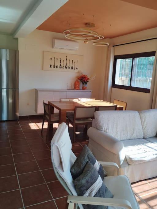 El Ronquillo Suite En Sierramagna, Piscina Abierta מראה חיצוני תמונה