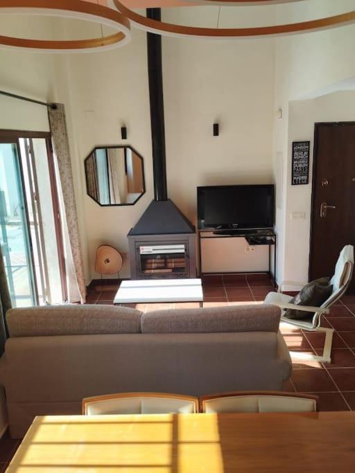 El Ronquillo Suite En Sierramagna, Piscina Abierta מראה חיצוני תמונה