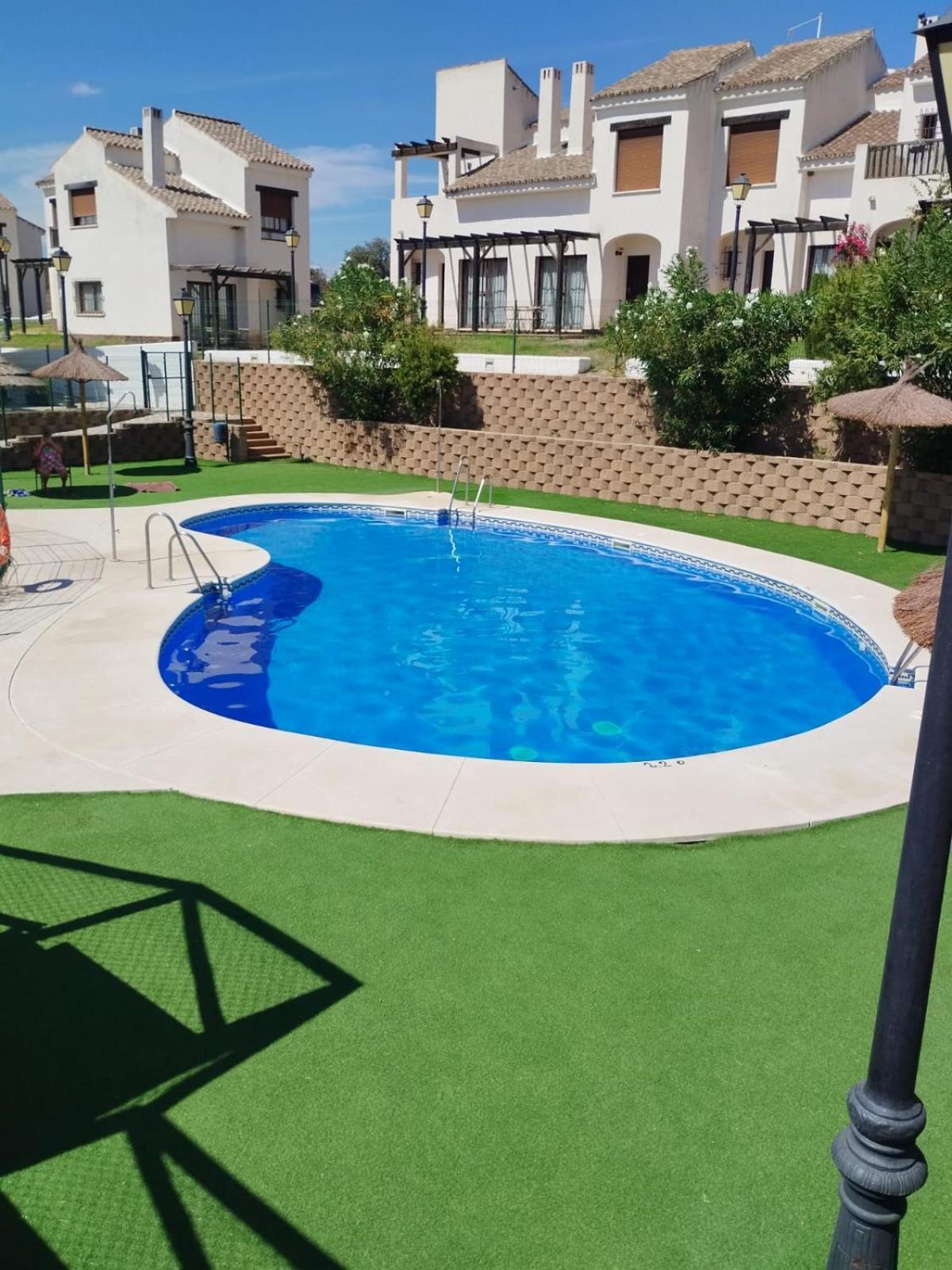 El Ronquillo Suite En Sierramagna, Piscina Abierta מראה חיצוני תמונה